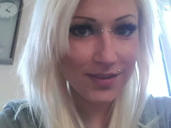 NikkiBlond21 image 1